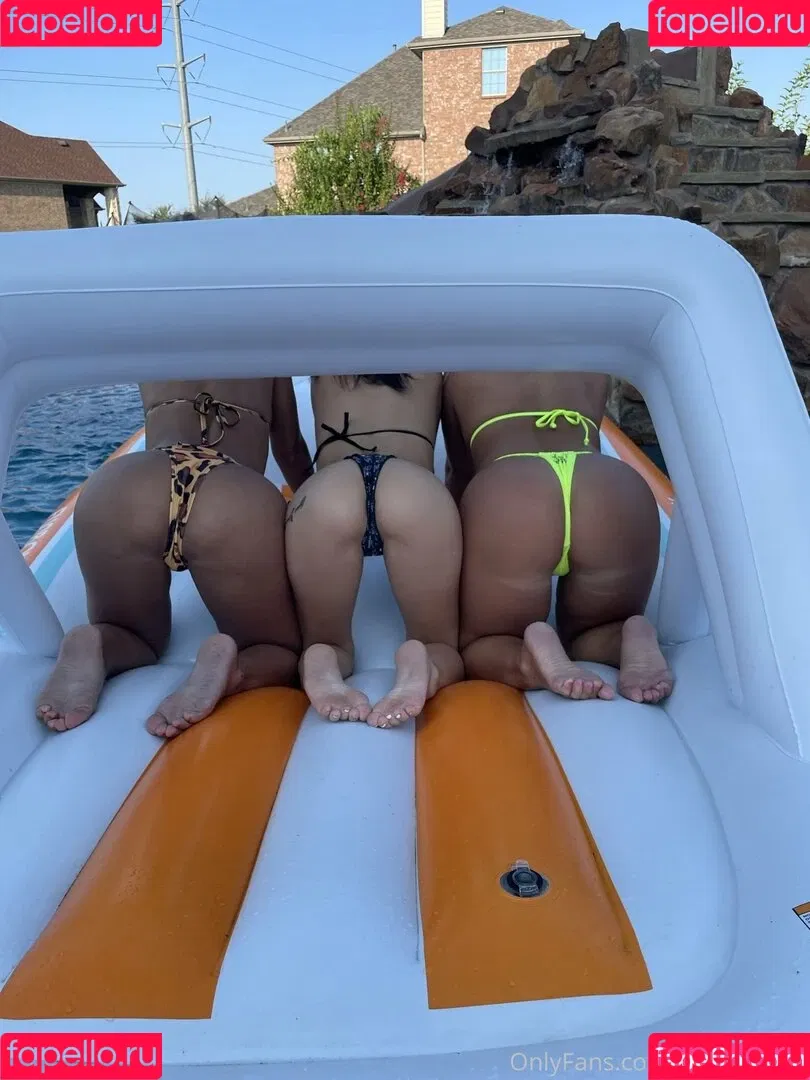 Texasthighs Onlyfans Photo Gallery 