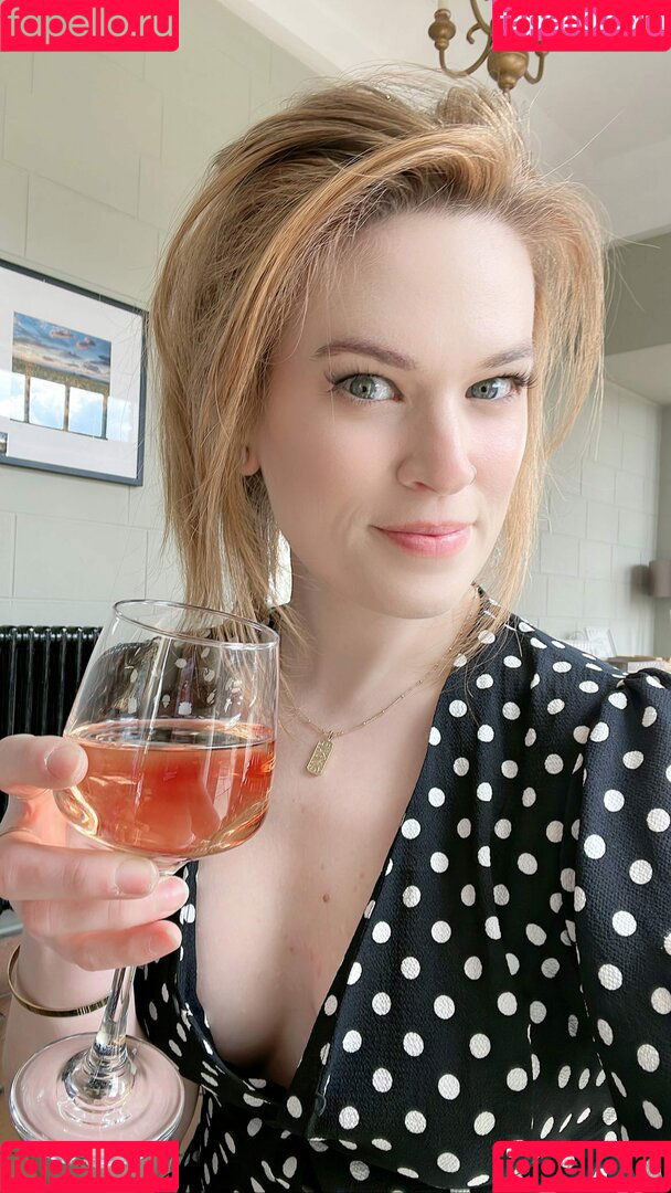 Hollie Bennett Onlyfans Photo Gallery 