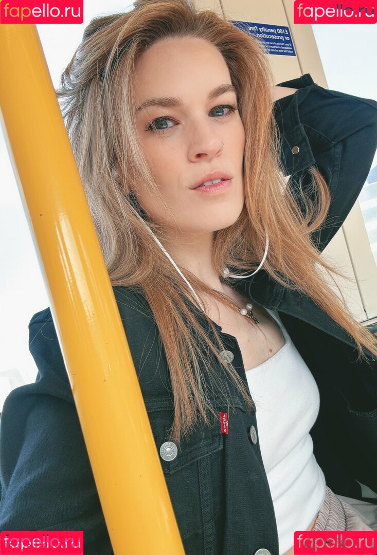 Hollie Bennett Onlyfans Photo Gallery 