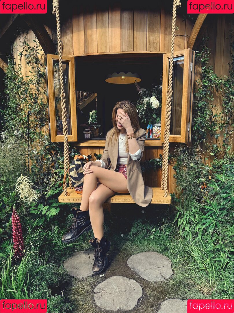 Hollie Bennett Onlyfans Photo Gallery 