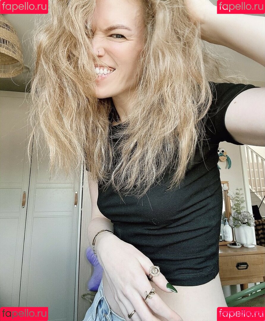 Hollie Bennett Onlyfans Photo Gallery 