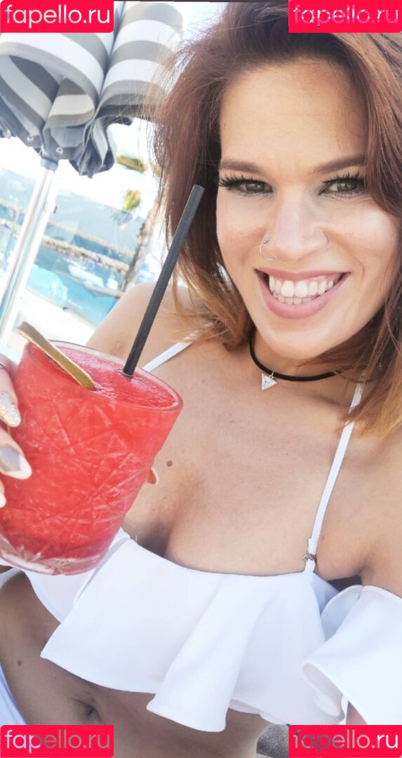 Hollie Bennett Onlyfans Photo Gallery 