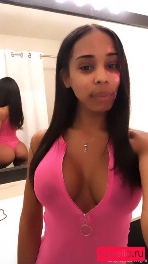Larissa Castr0 Nude Onlyfans Photo 31