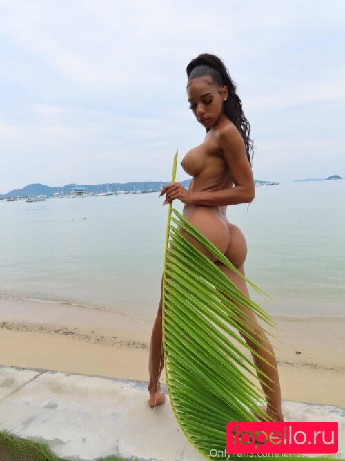 Larissa Castr0 Nude Onlyfans Photo 20