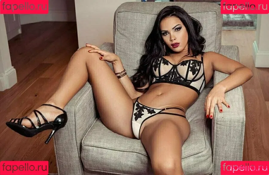 leticiahenrique Onlyfans Photo Gallery 
