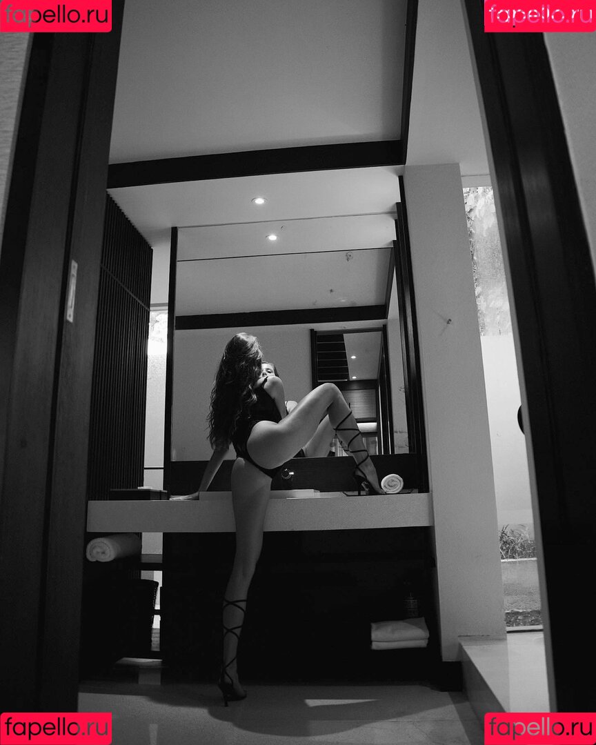 Iulia Girbu Onlyfans Photo Gallery 