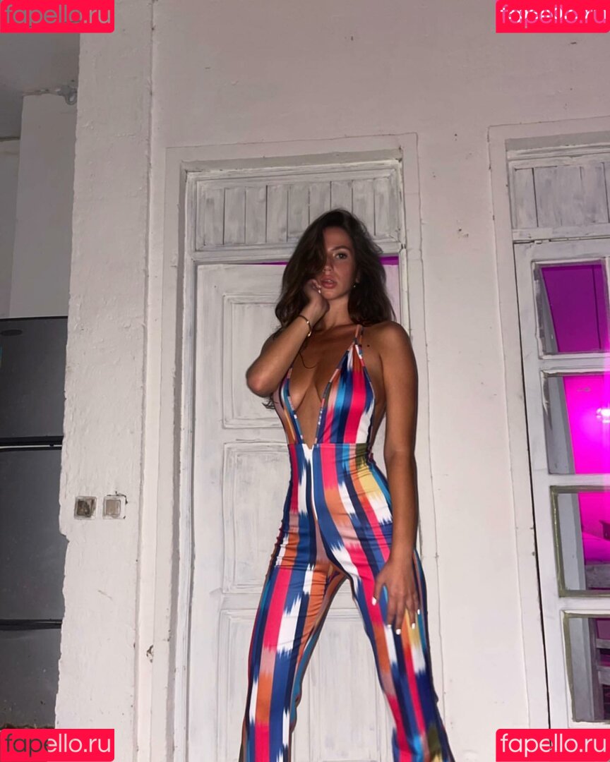 Iulia Girbu Onlyfans Photo Gallery 