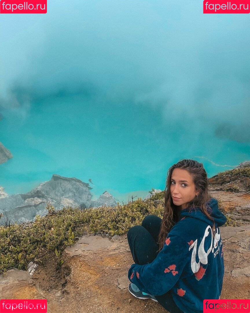 Iulia Girbu Onlyfans Photo Gallery 