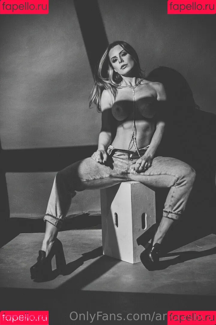Aricia Silva Onlyfans Photo Gallery 