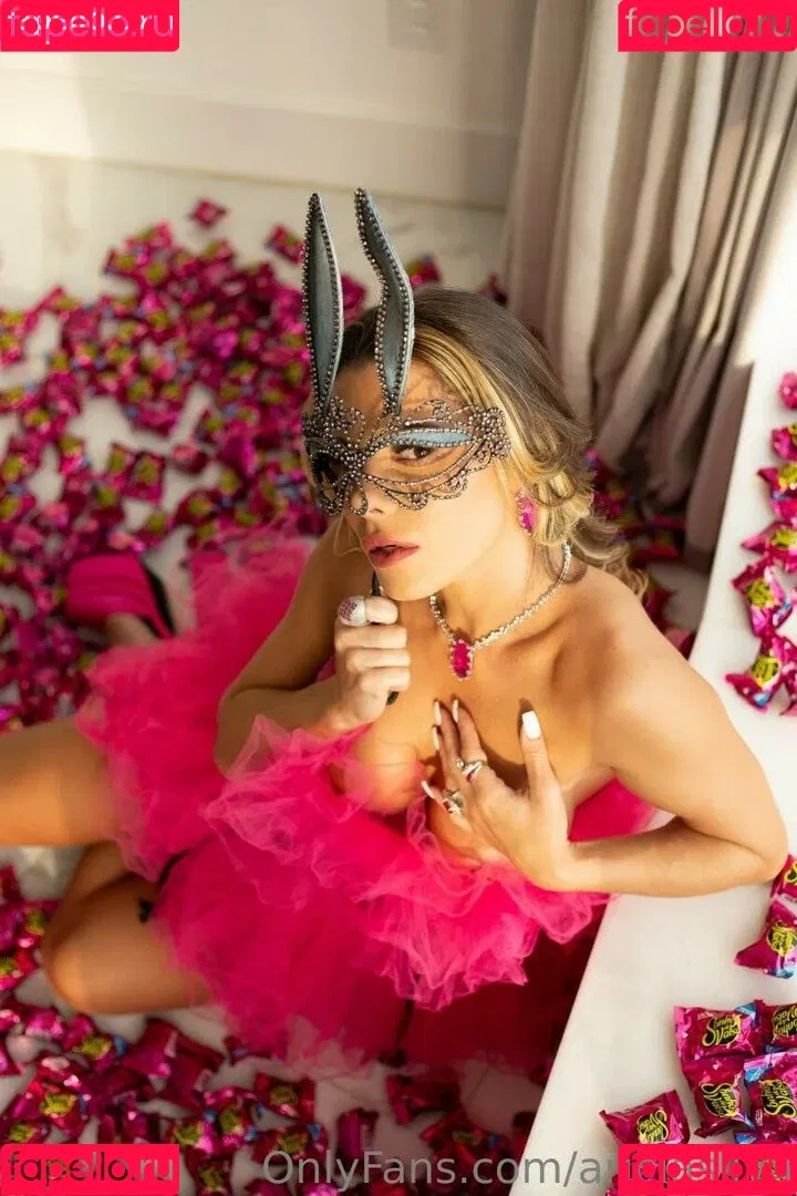 Aricia Silva Onlyfans Photo Gallery 