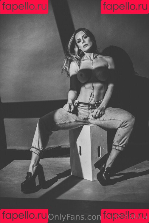 Aricia Silva Onlyfans Photo Gallery 