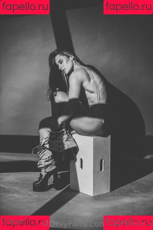 Aricia Silva Onlyfans Photo Gallery 