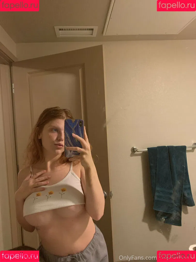 sexyredinbed Onlyfans Photo Gallery 