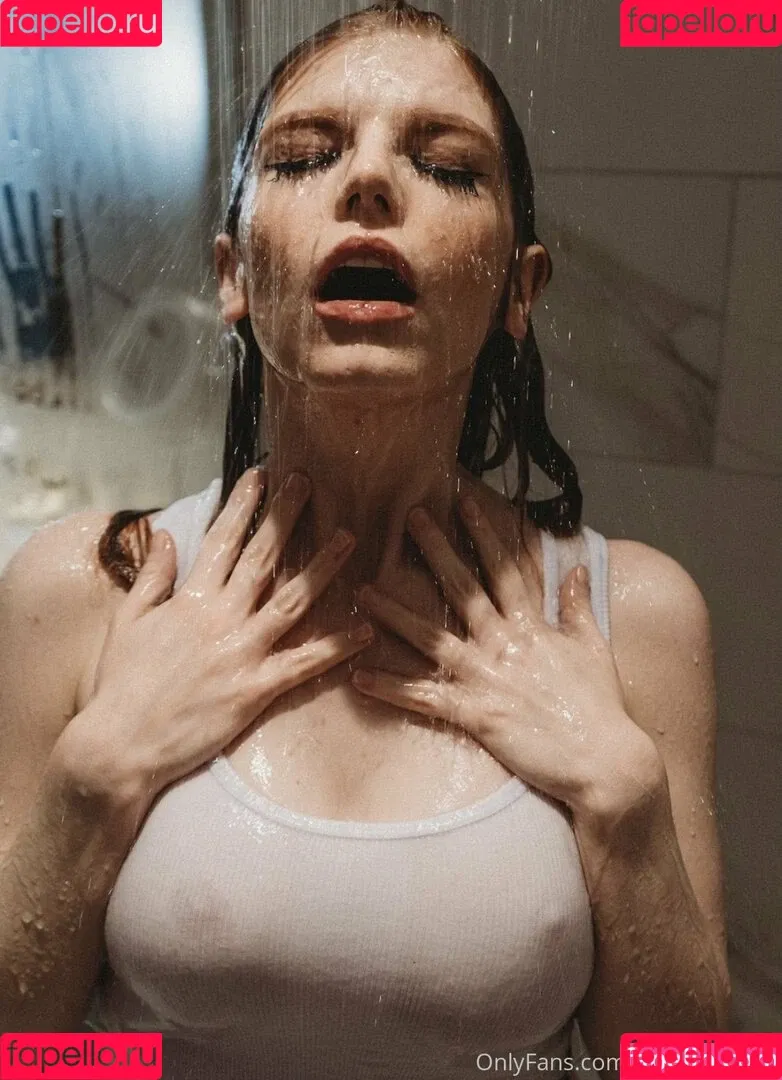 sexyredinbed Onlyfans Photo Gallery 