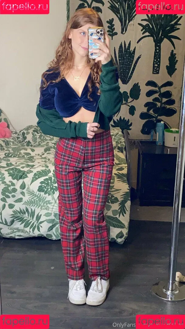 sexyredinbed Onlyfans Photo Gallery 