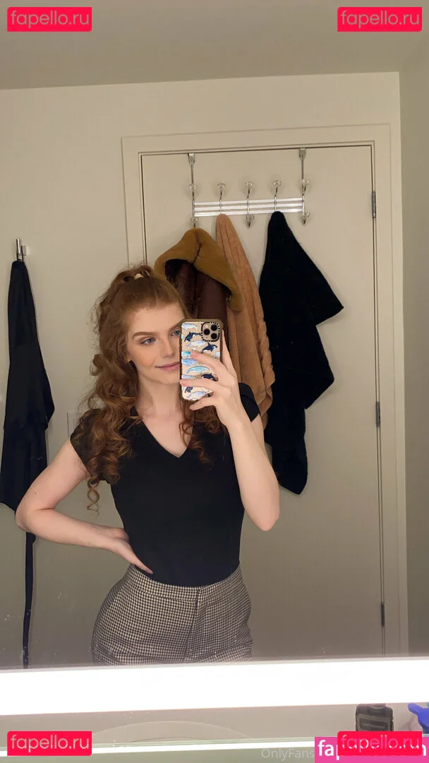 sexyredinbed Onlyfans Photo Gallery 