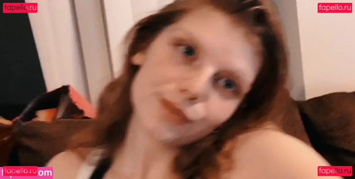 sexyredinbed Onlyfans Photo Gallery 