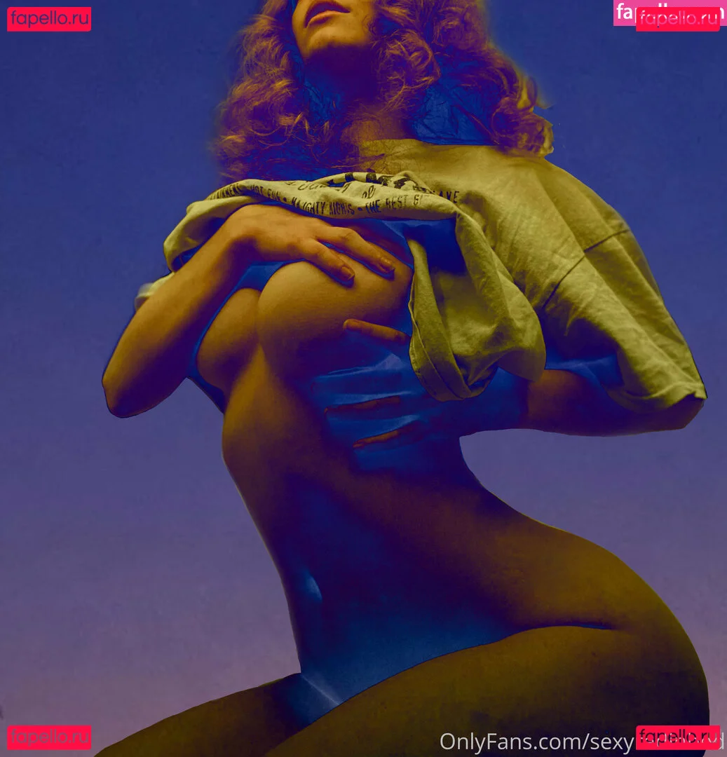 sexyredinbed Onlyfans Photo Gallery 