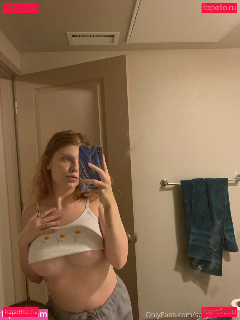 sexyredinbed Onlyfans Photo Gallery 