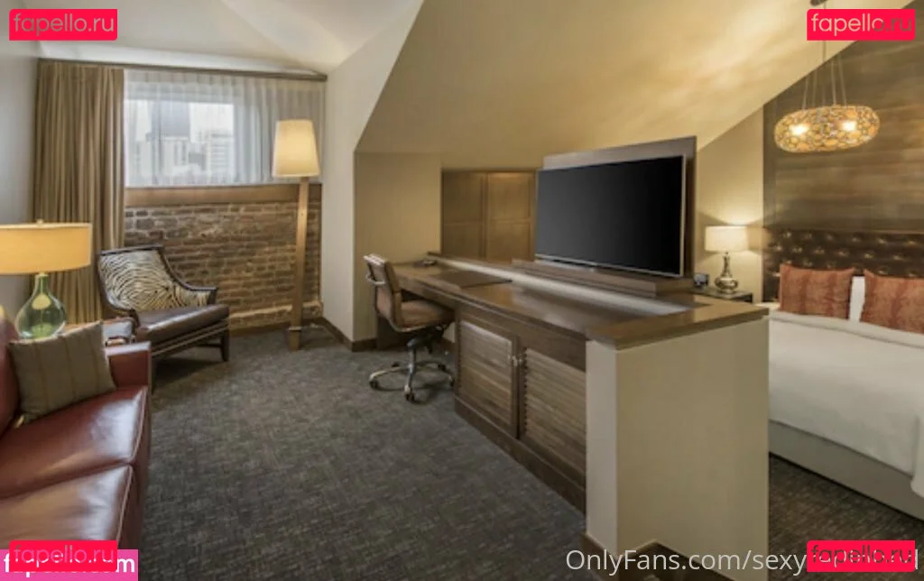 sexyredinbed Onlyfans Photo Gallery 