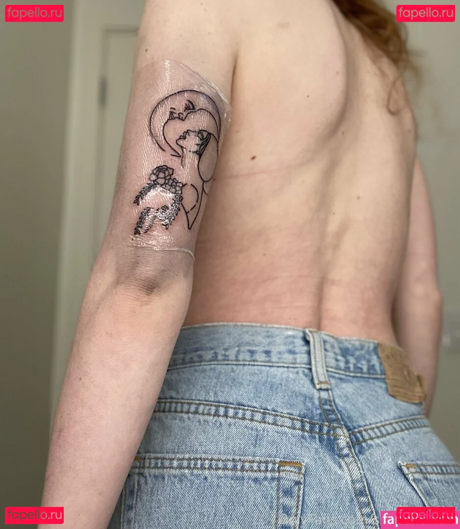 sexyredinbed Onlyfans Photo Gallery 