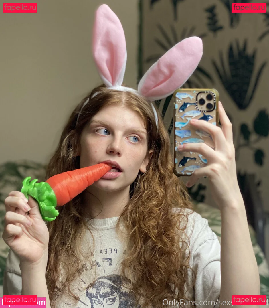 sexyredinbed Onlyfans Photo Gallery 