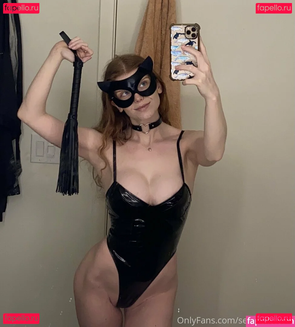 sexyredinbed Onlyfans Photo Gallery 