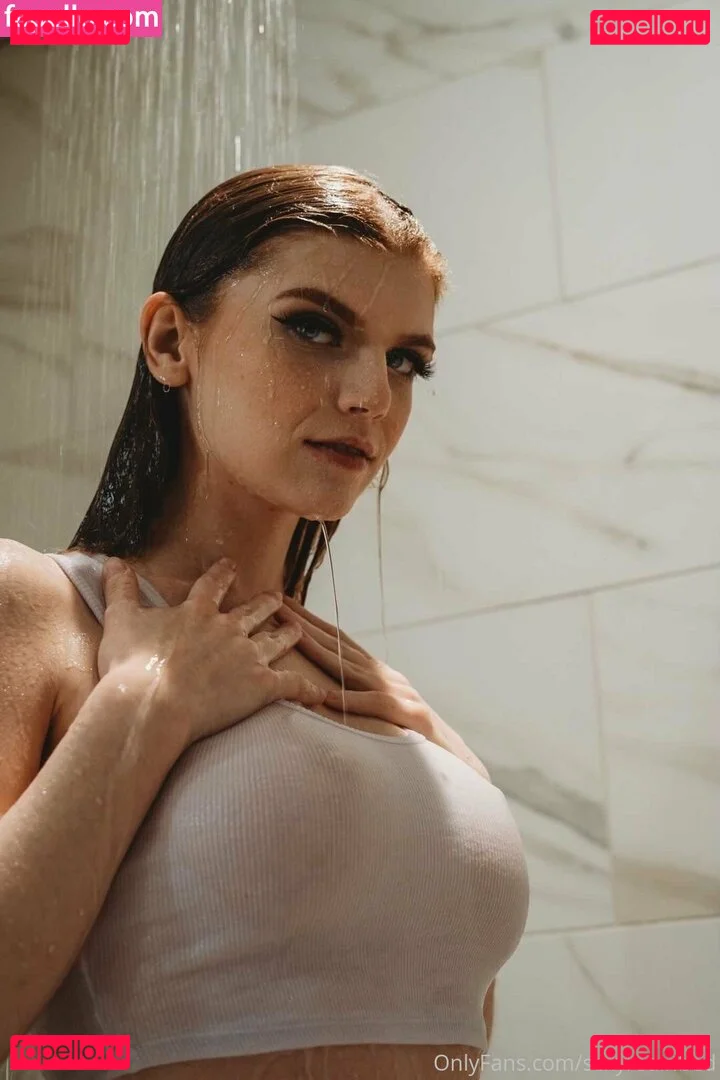 sexyredinbed Onlyfans Photo Gallery 