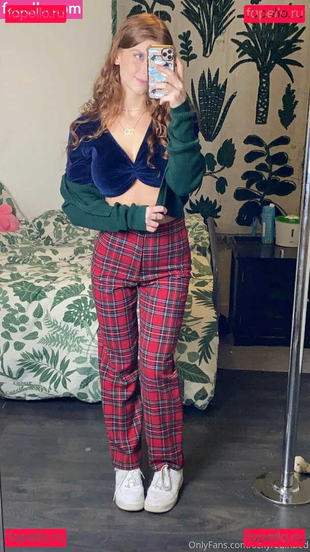 sexyredinbed Onlyfans Photo Gallery 