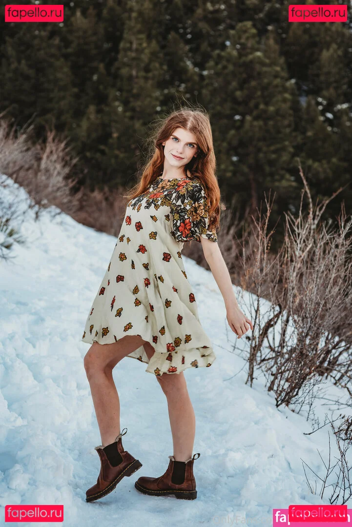 sexyredinbed Onlyfans Photo Gallery 