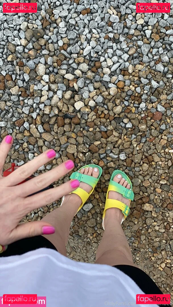 sexyredinbed Onlyfans Photo Gallery 