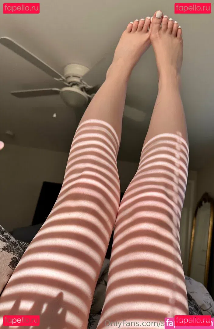 sexyredinbed Onlyfans Photo Gallery 