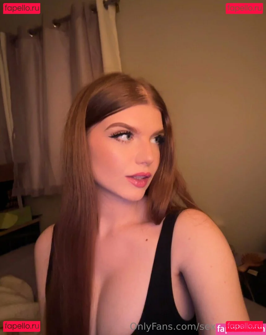 sexyredinbed Onlyfans Photo Gallery 