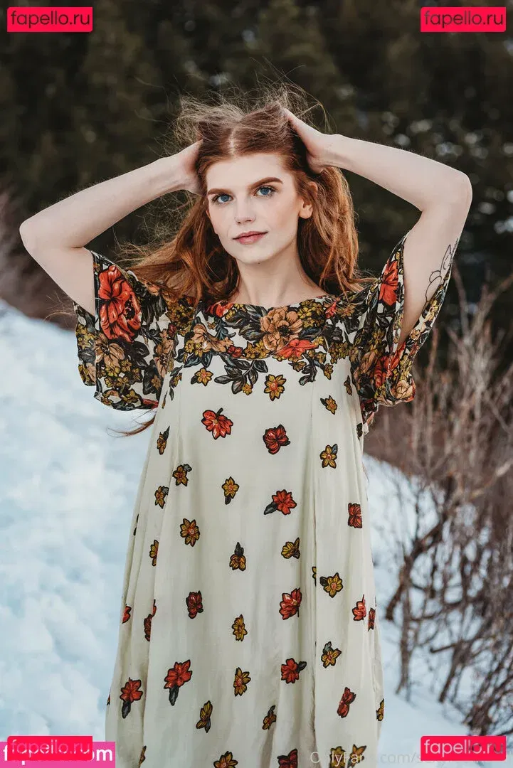 sexyredinbed Onlyfans Photo Gallery 