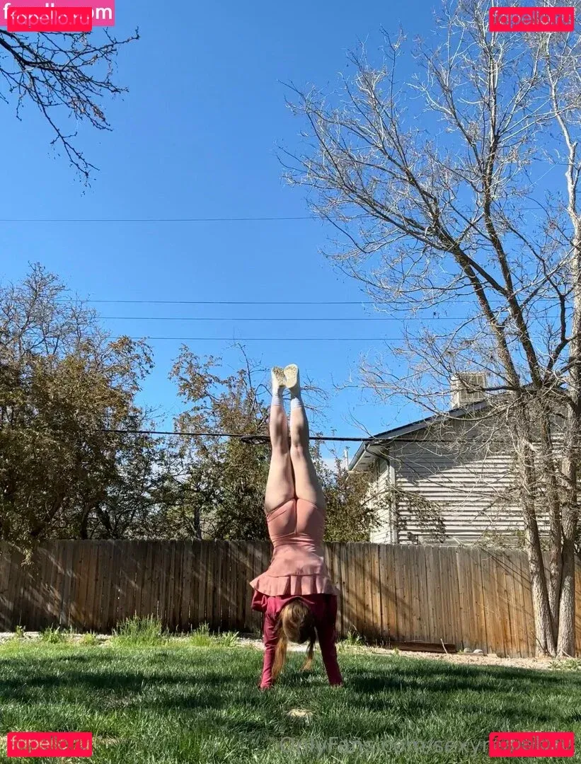 sexyredinbed Onlyfans Photo Gallery 