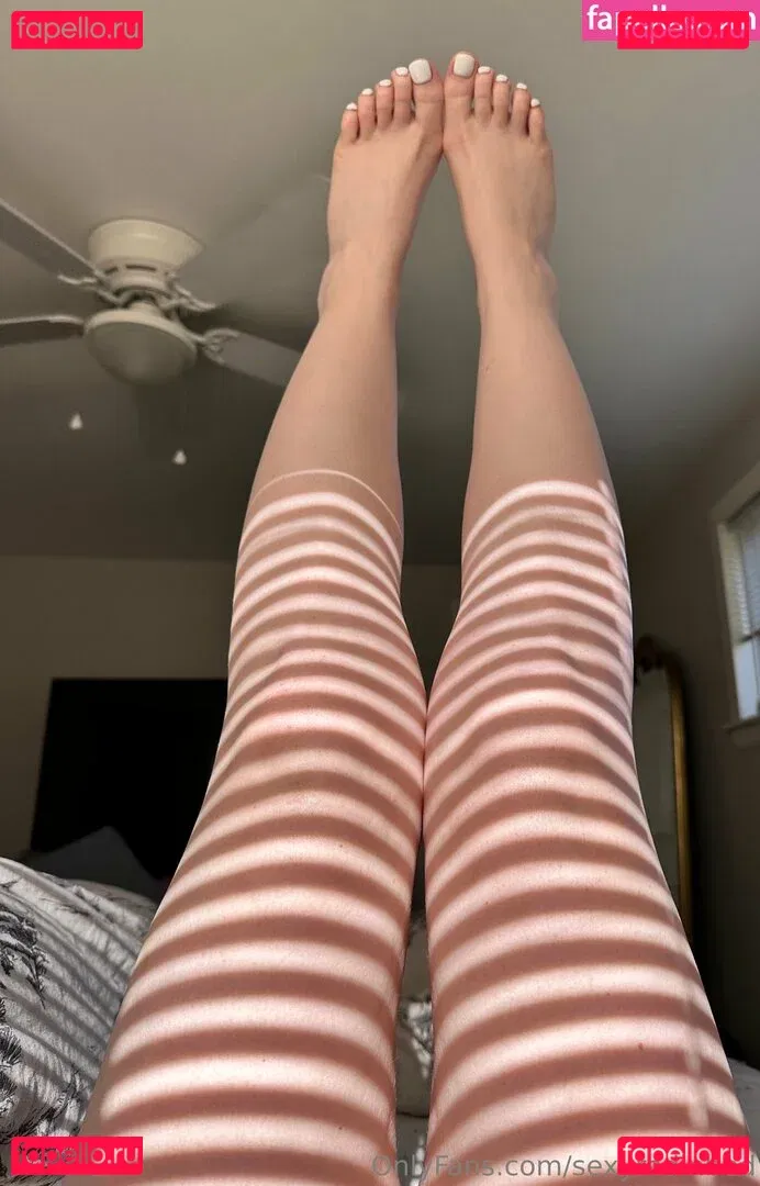 sexyredinbed Onlyfans Photo Gallery 