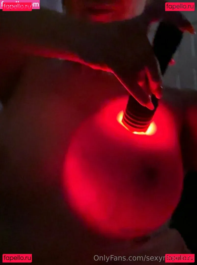 sexyredinbed Onlyfans Photo Gallery 