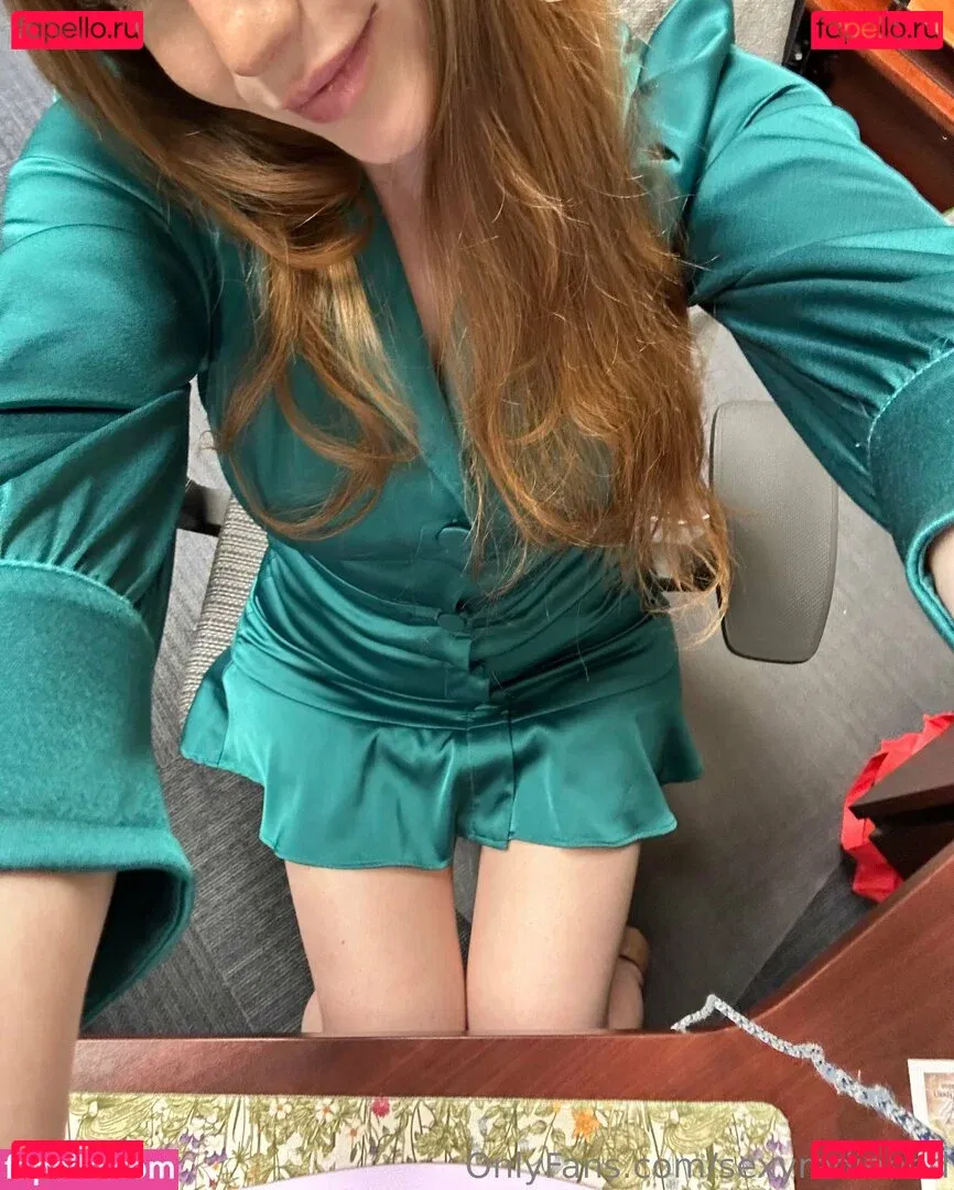 sexyredinbed Onlyfans Photo Gallery 