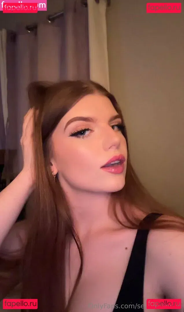 sexyredinbed Onlyfans Photo Gallery 