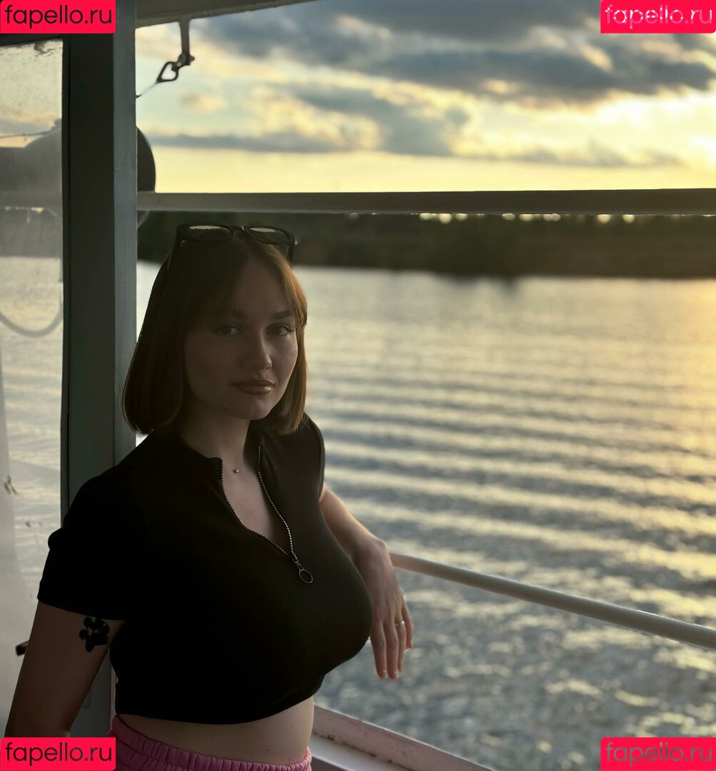Regina Rodnova Nude Onlyfans Photo 20