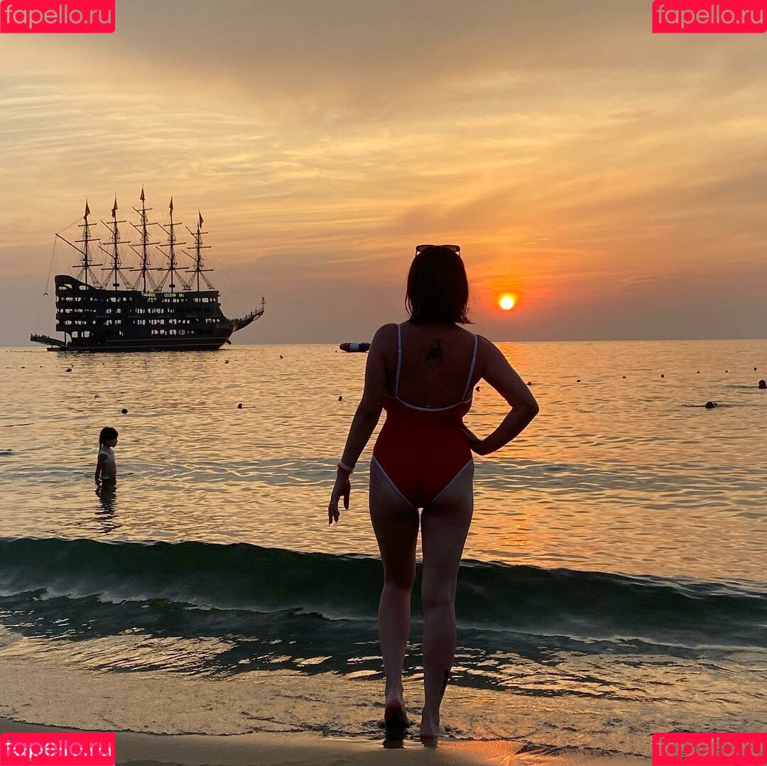 Regina Rodnova Nude Onlyfans Photo 15