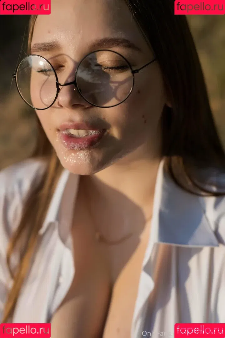 lucylaistner Onlyfans Photo Gallery 