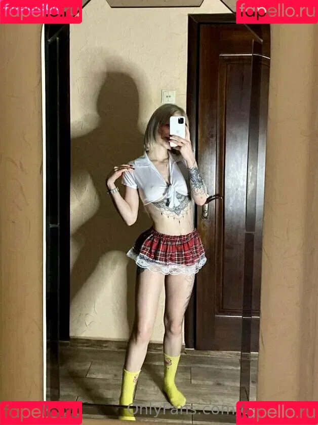 carol.xxx Onlyfans Photo Gallery 