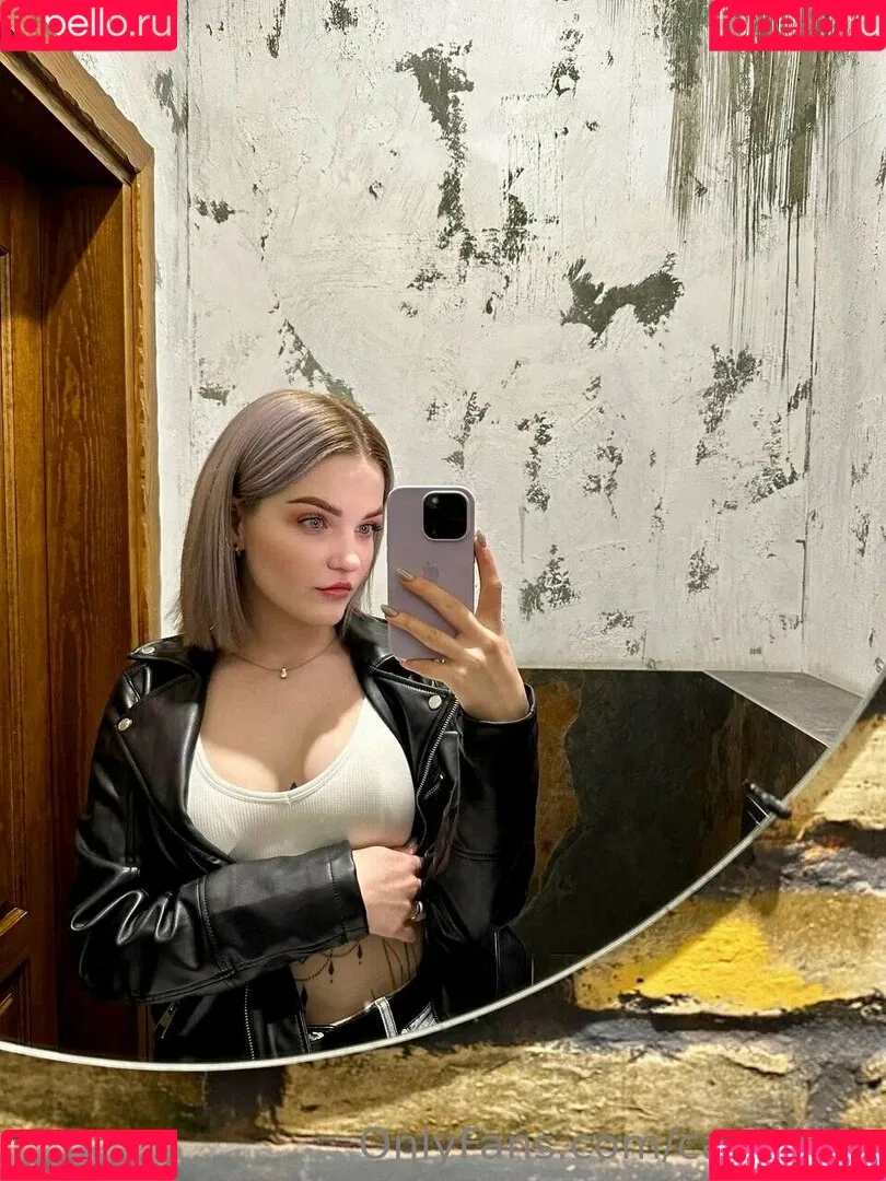 carol.xxx Onlyfans Photo Gallery 