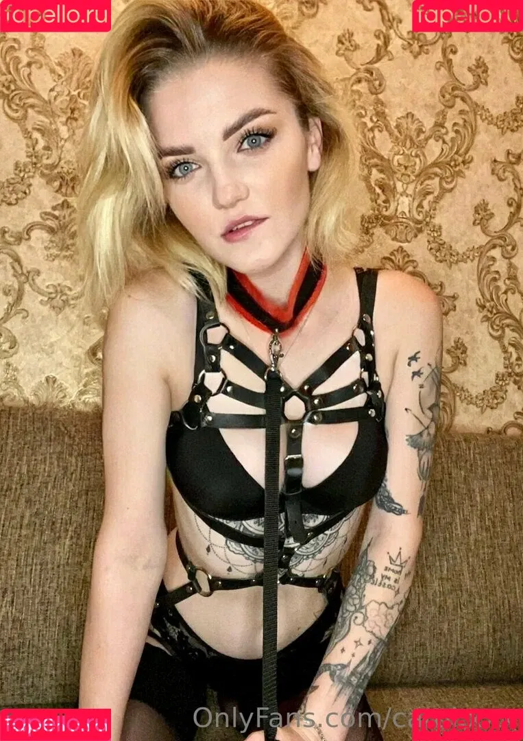 carol.xxx Onlyfans Photo Gallery 