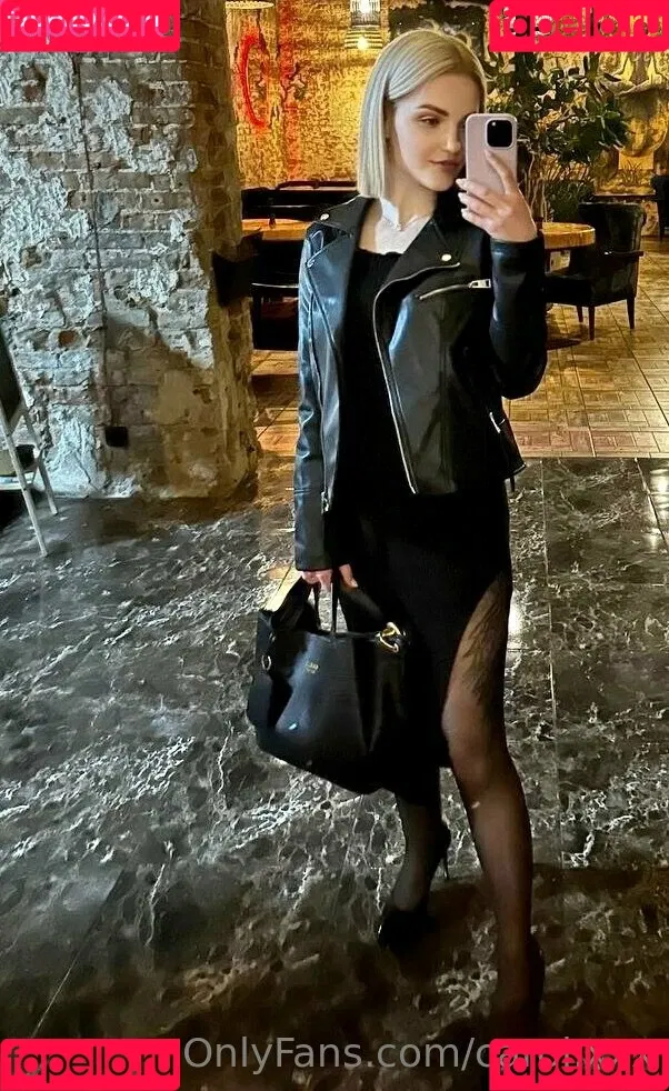 carol.xxx Onlyfans Photo Gallery 