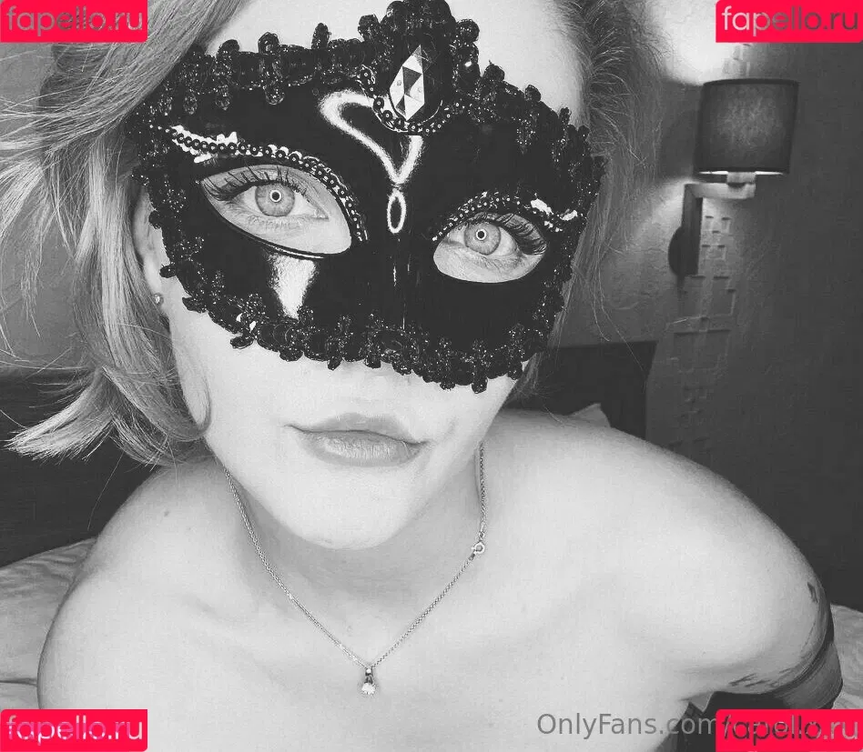 carol.xxx Onlyfans Photo Gallery 