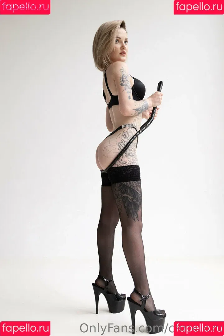 carol.xxx Onlyfans Photo Gallery 
