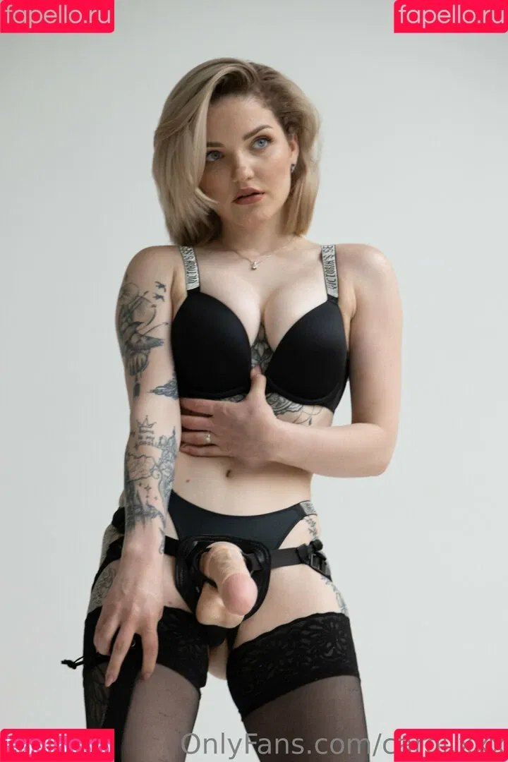 carol.xxx Onlyfans Photo Gallery 