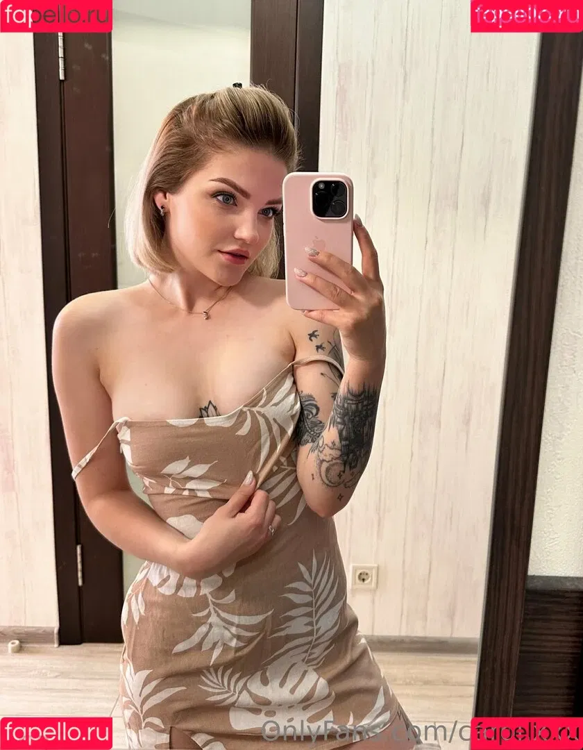 carol.xxx Onlyfans Photo Gallery 